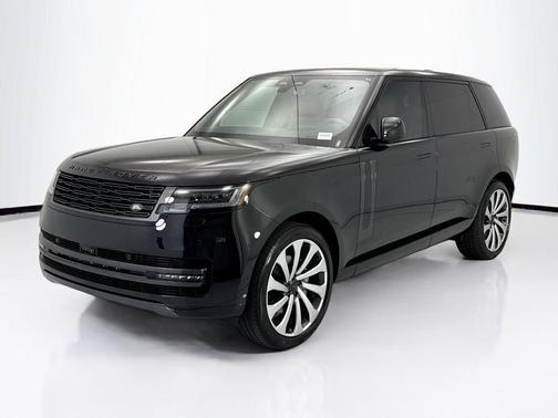 Santorini Black Metallic 2026 Land Rover Range Rover P400 SE 7 Seat