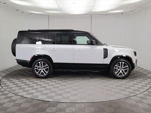 2025 Land Rover Defender 130 P400 X-Dynamic SE