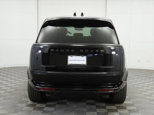 2025 Land Rover Range Rover P530 SE