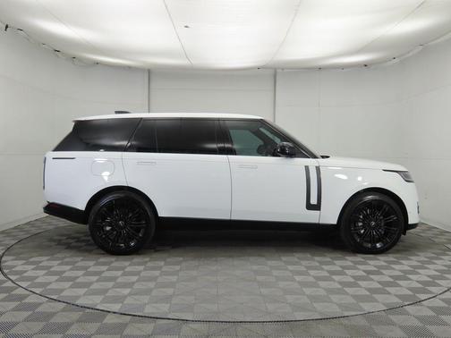 2025 Land Rover Range Rover P400 SE 7 Seat