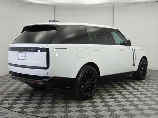 2025 Land Rover Range Rover P400 SE 7 Seat