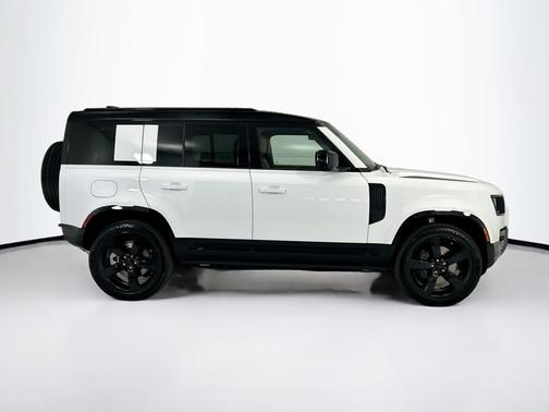 Fuji White 2026 Land Rover Defender X-Dynamic SE