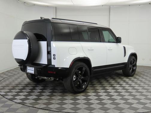 2026 Land Rover Defender P400 X-Dynamic SE