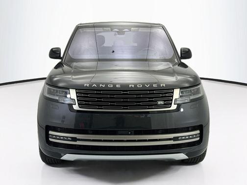 Carpathian Grey Premium Metallic 2023 Land Rover Range Rover P400 SE