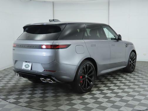 2025 Land Rover Range Rover Sport SE