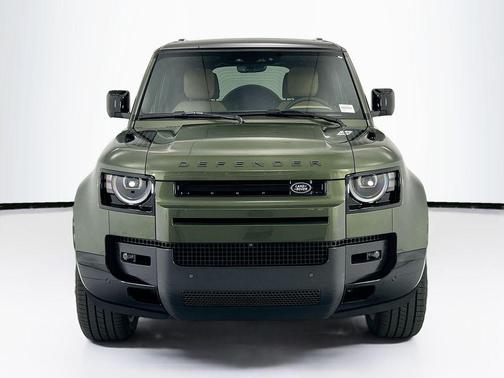 Woolstone Green Metallic 2026 Land Rover Defender P400 X-Dynamic SE