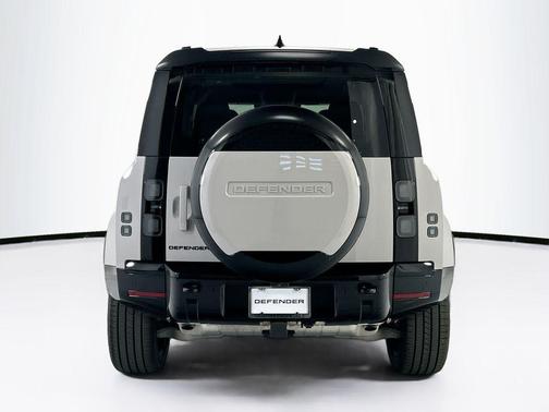 Borasco Grey Metallic 2026 Land Rover Defender P400 X-Dynamic SE