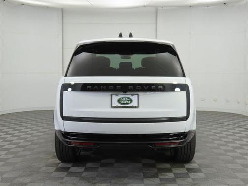 2025 Land Rover Range Rover P530 SE 7 Seat