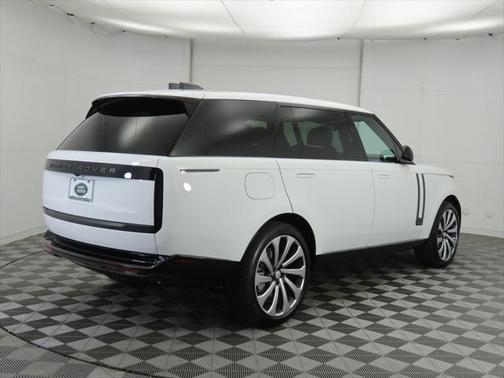 2025 Land Rover Range Rover P530 SE 7 Seat