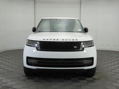 2025 Land Rover Range Rover P530 SE 7 Seat
