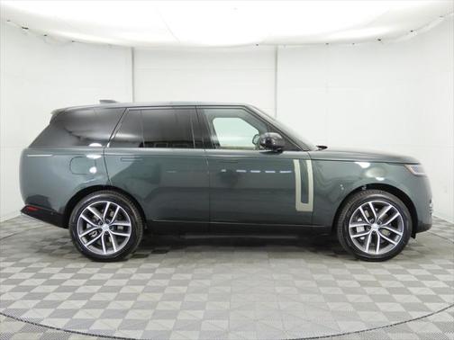 2025 Land Rover Range Rover P550e SE