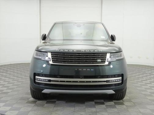 2025 Land Rover Range Rover P550e SE