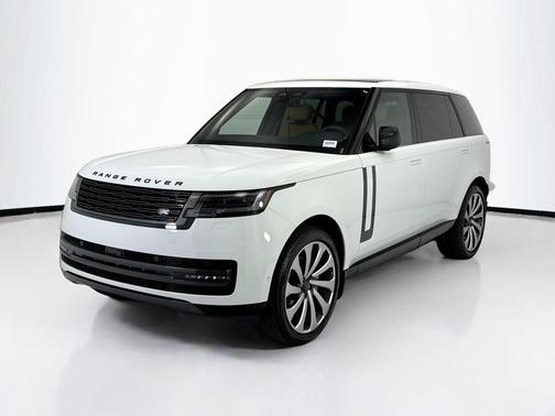 Fuji White 2026 Land Rover Range Rover P400 SE 7 Seat