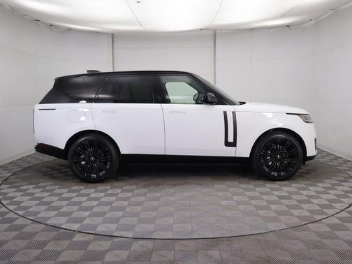 2025 Land Rover Range Rover P400 SE