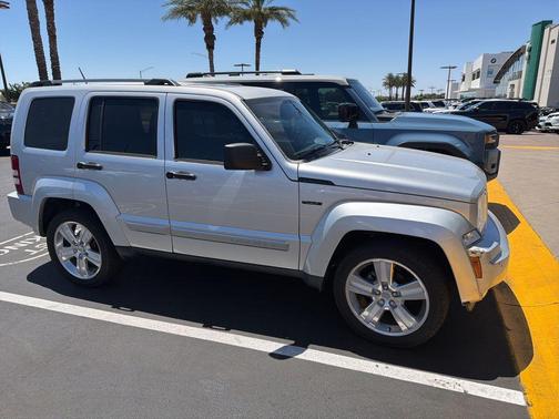 Bright Silver Metallic Clearcoat 2012 Jeep Liberty Jet