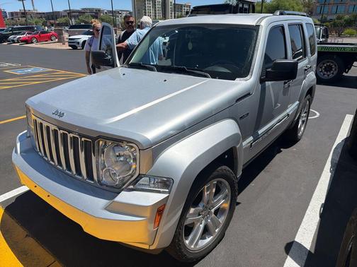 Bright Silver Metallic Clearcoat 2012 Jeep Liberty Jet
