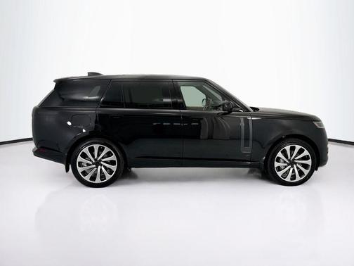 Santorini Black Metallic 2026 Land Rover Range Rover P530 SE 7 Seat