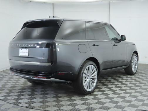2025 Land Rover Range Rover P530 SE