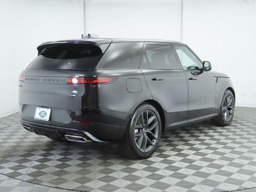 2025 Land Rover Range Rover Sport SE