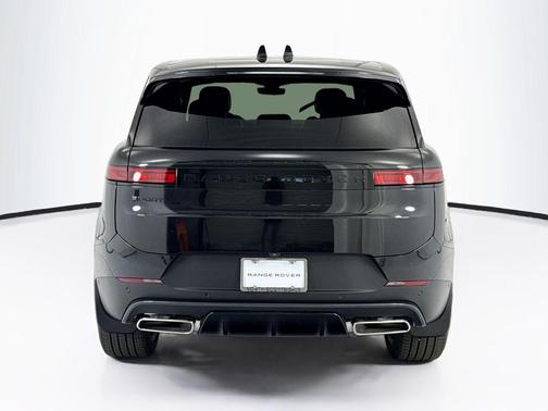 Santorini Black Metallic 2026 Land Rover Range Rover Sport SE