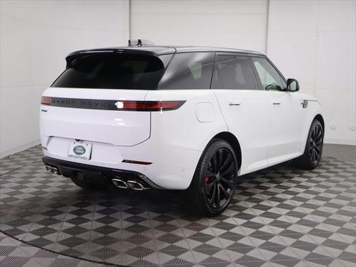 2025 Land Rover Range Rover Sport SE