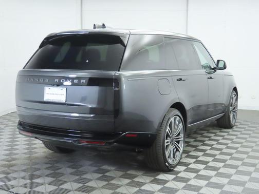 2026 Land Rover Range Rover P400 SE 7 Seat