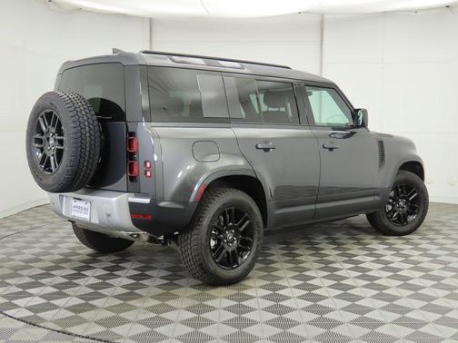 2025 Land Rover Defender 110 P300