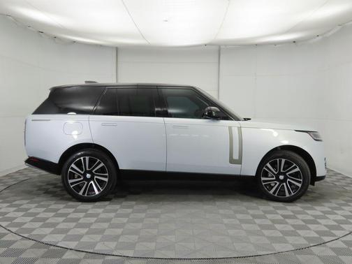 2023 Land Rover Range Rover P530 SE