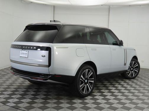 2023 Land Rover Range Rover P530 SE