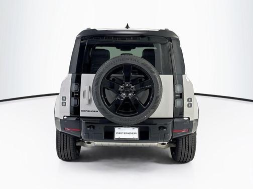 Borasco Grey Metallic 2026 Land Rover Defender P400 X-Dynamic SE