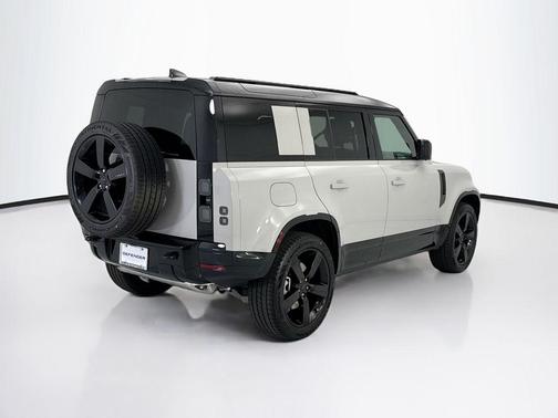 Borasco Grey Metallic 2026 Land Rover Defender P400 X-Dynamic SE