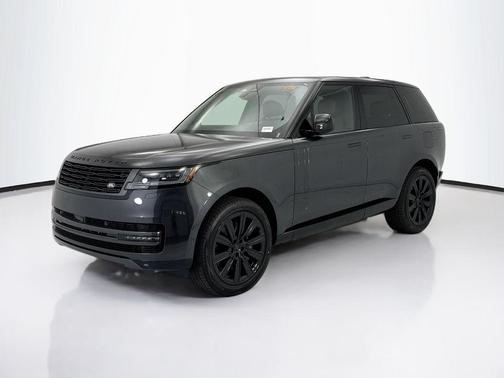 Carpathian Grey Prem Met 2026 Land Rover Range Rover P550e SE