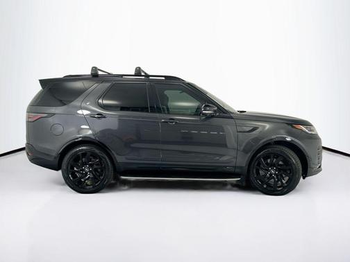 Carpathian Grey Premium Metallic 2022 Land Rover Discovery P360 HSE R-Dynamic