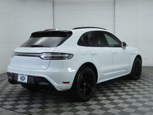 2022 Porsche Macan S