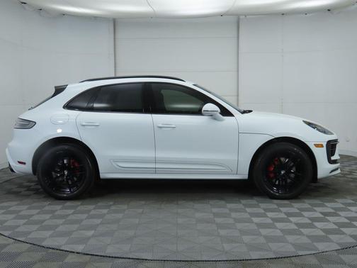 2022 Porsche Macan S