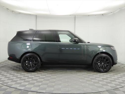 2025 Land Rover Range Rover P400 SE