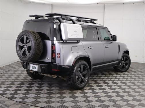 2022 Land Rover Defender 110 X-Dynamic SE