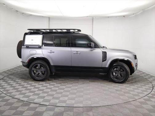 2022 Land Rover Defender 110 X-Dynamic SE
