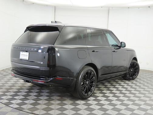 2025 Land Rover Range Rover P530 SE