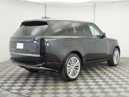 2025 Land Rover Range Rover P400 SE