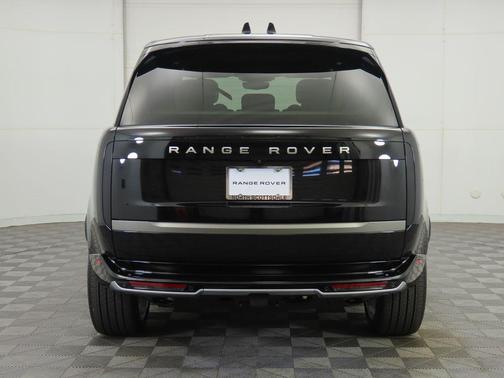 2025 Land Rover Range Rover P400 SE