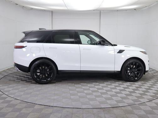 2026 Land Rover Range Rover Sport SE