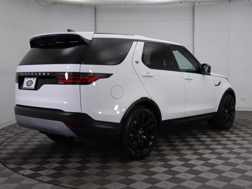 2025 Land Rover Discovery P300 S