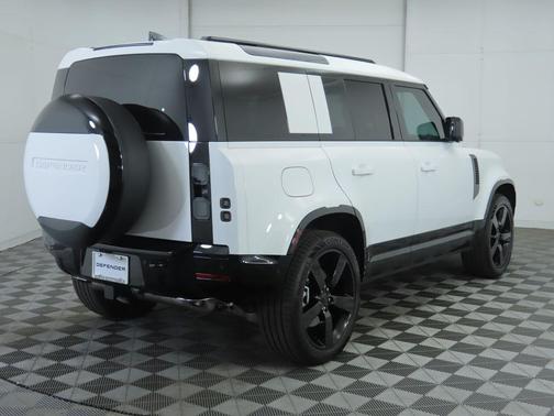 2026 Land Rover Defender P400 X-Dynamic SE