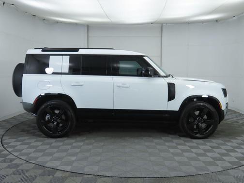 2026 Land Rover Defender P400 X-Dynamic SE