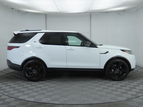 2025 Land Rover Discovery P300 S