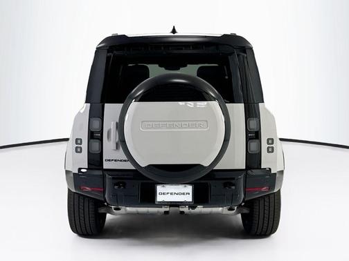 Borasco Grey Metallic 2026 Land Rover Defender P400 X-Dynamic SE