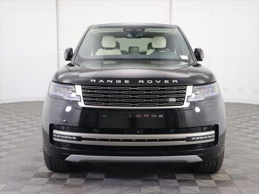 2025 Land Rover Range Rover P400 SE