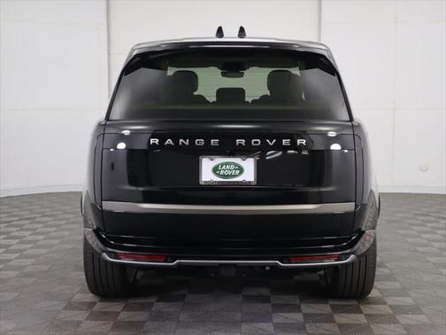 2025 Land Rover Range Rover P400 SE