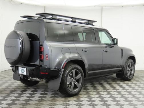 2025 Land Rover Defender 110 P400 X-Dynamic SE